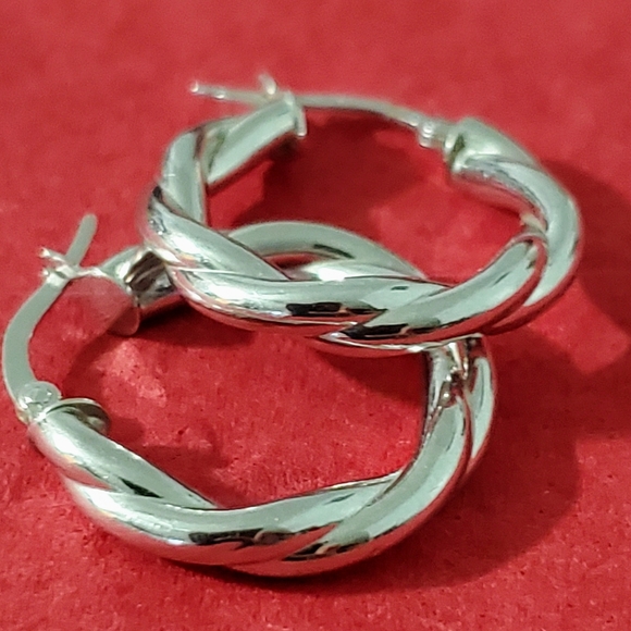 14K White Gold Twisted Textured Hoop Earrings - Picture 3 of 5